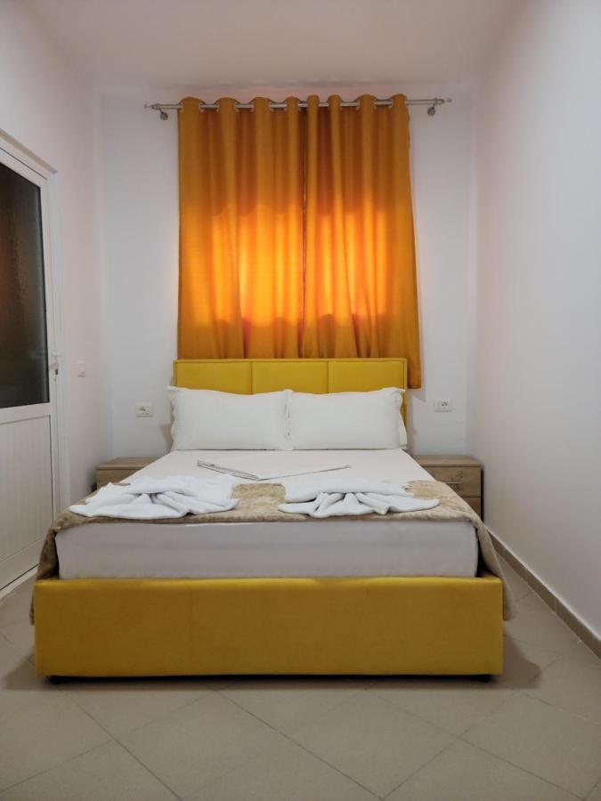 Hostel K13 Саранда Экстерьер фото