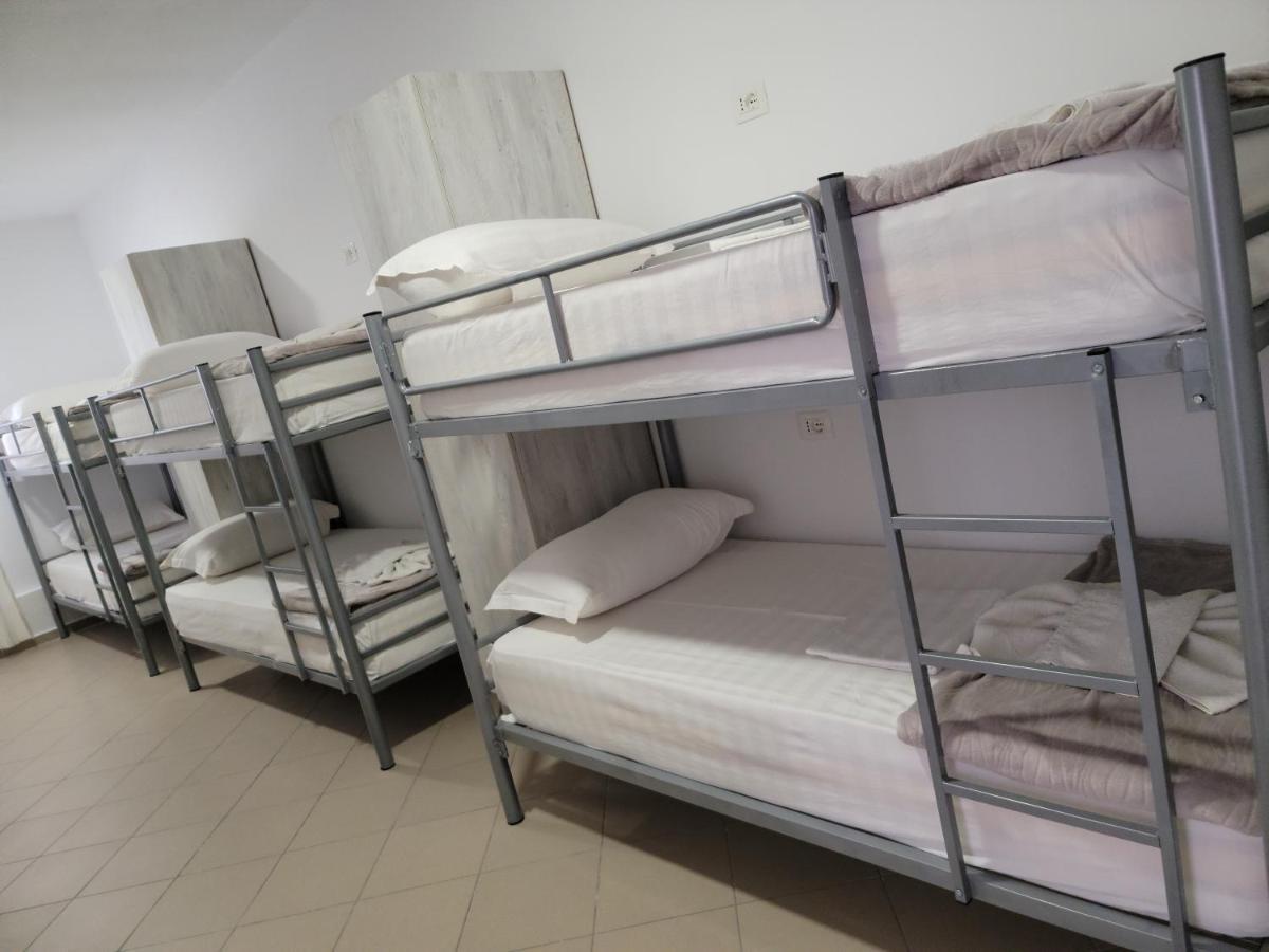Hostel K13 Саранда Экстерьер фото