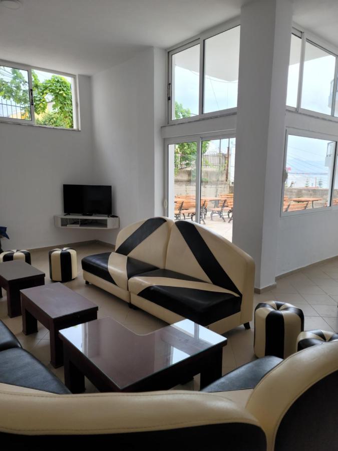 Hostel K13 Саранда Экстерьер фото