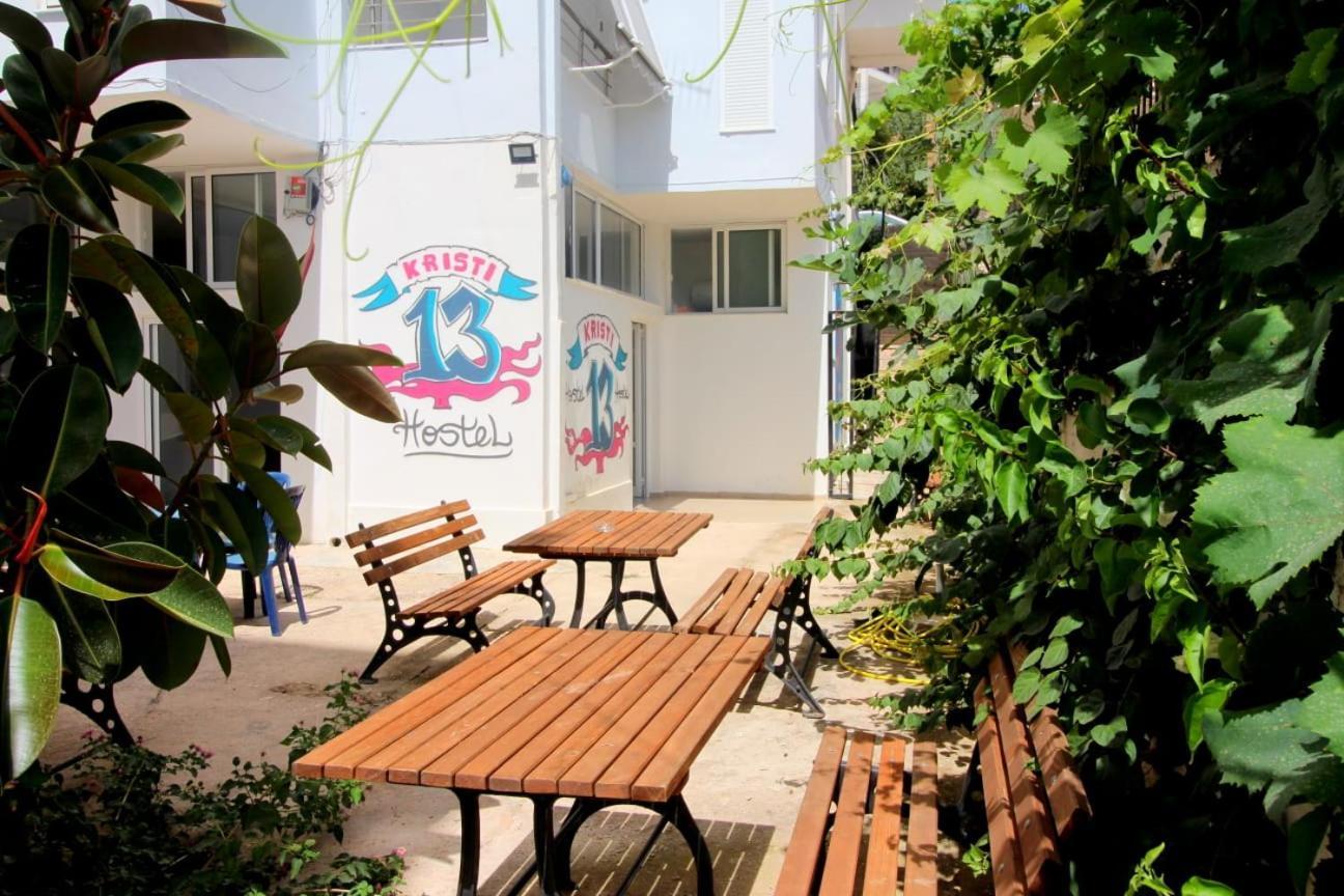 Hostel K13 Саранда Экстерьер фото