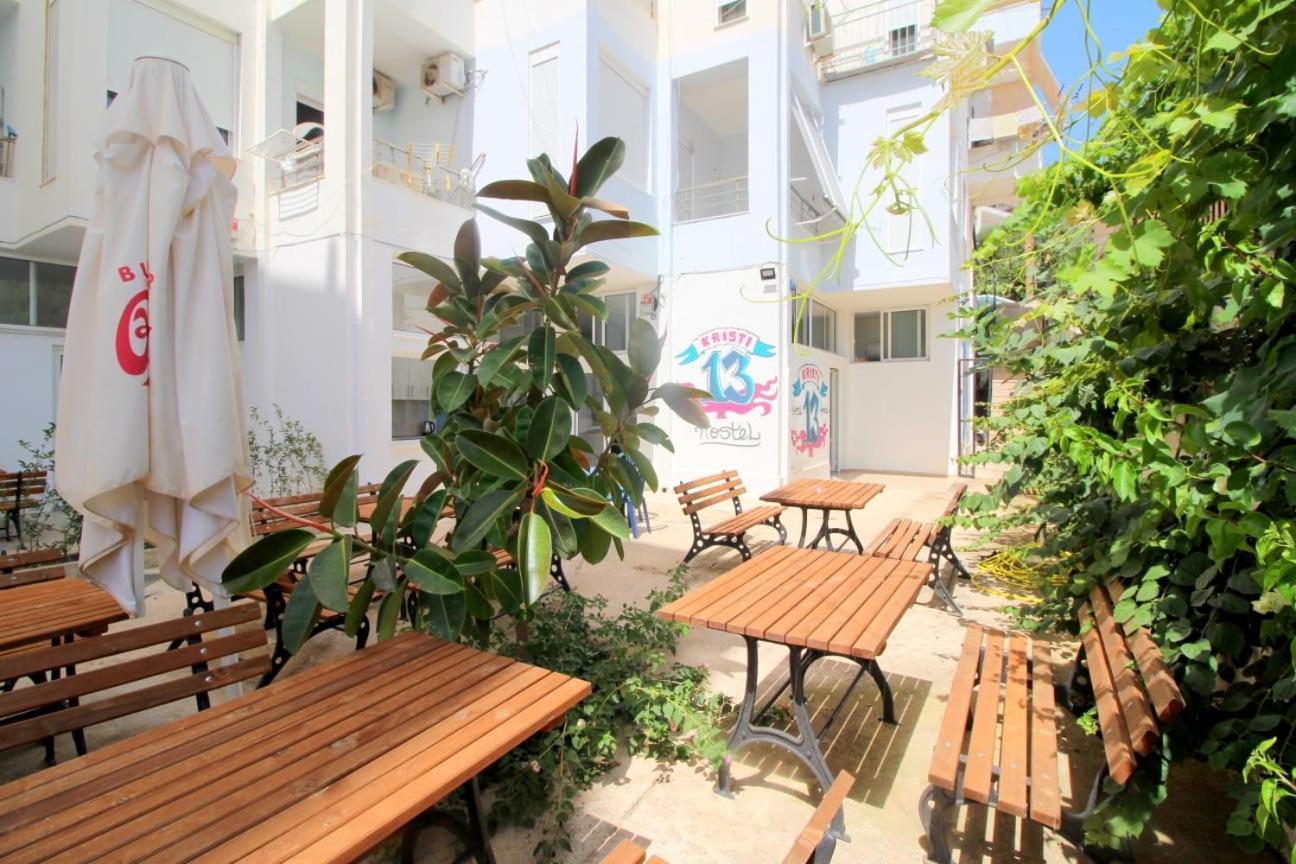 Hostel K13 Саранда Экстерьер фото