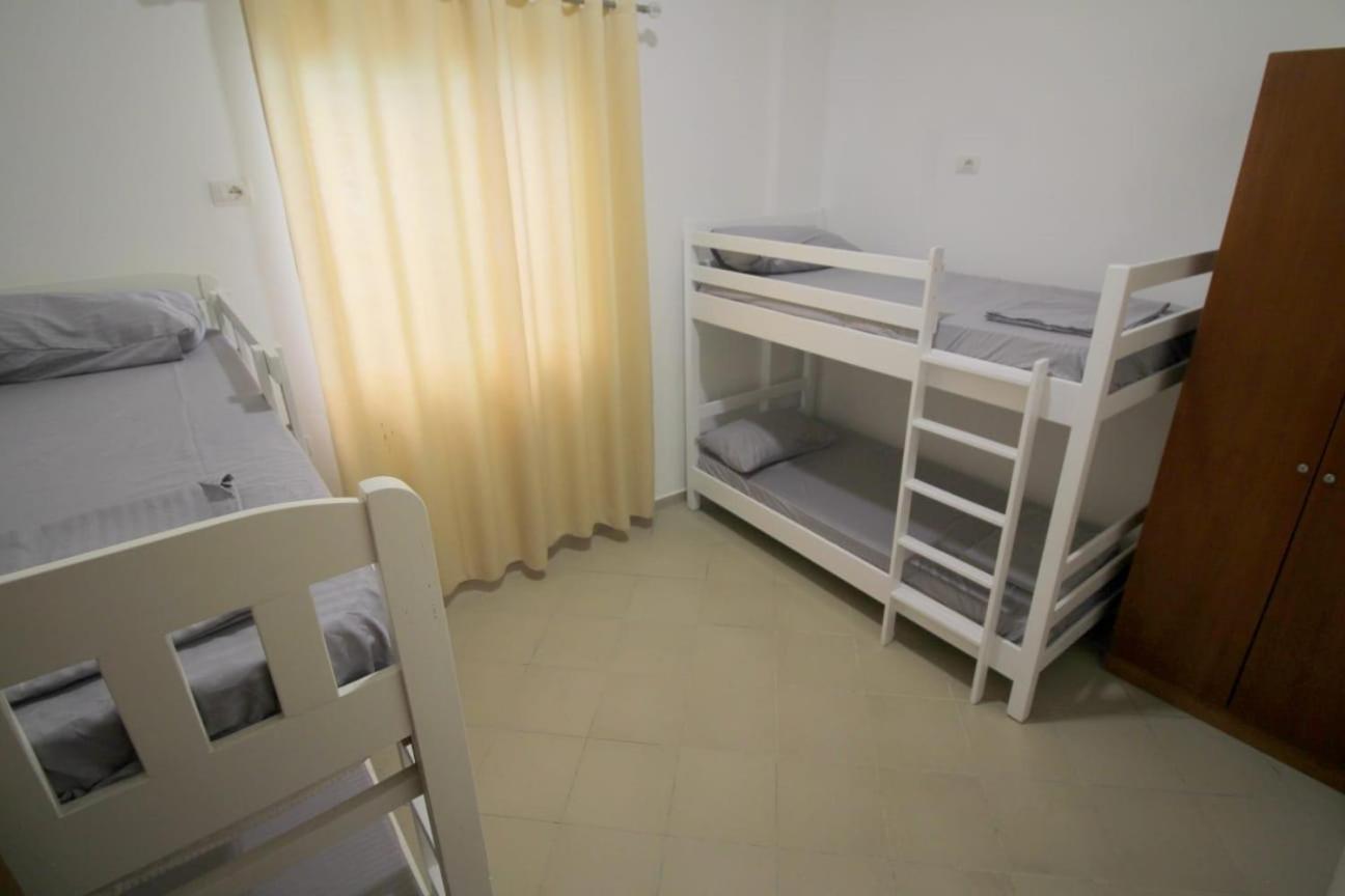 Hostel K13 Саранда Экстерьер фото