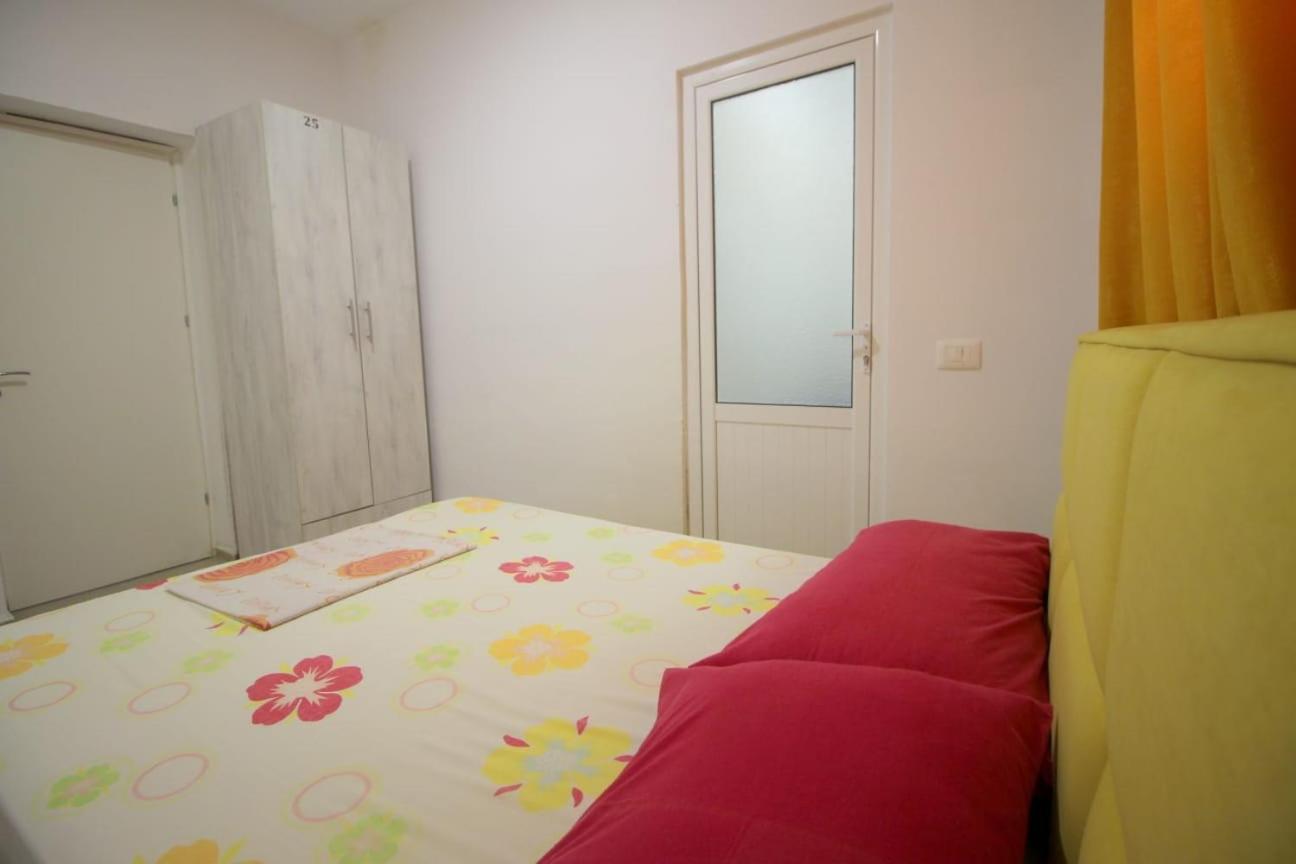 Hostel K13 Саранда Экстерьер фото