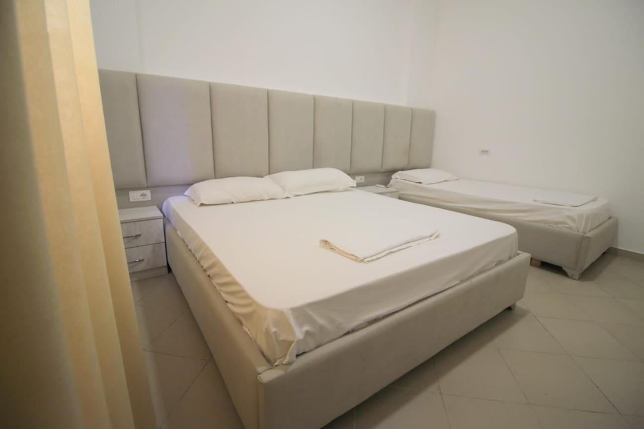 Hostel K13 Саранда Экстерьер фото