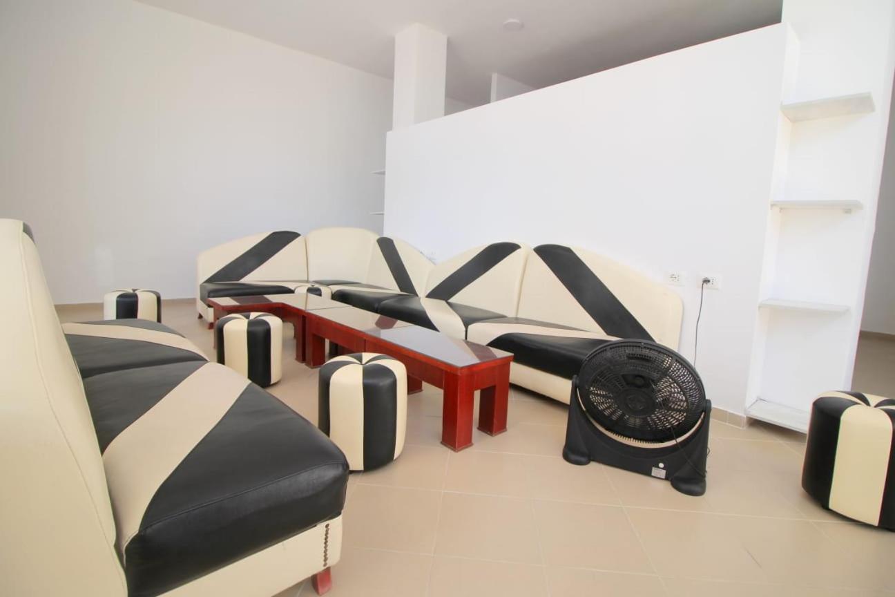 Hostel K13 Саранда Экстерьер фото